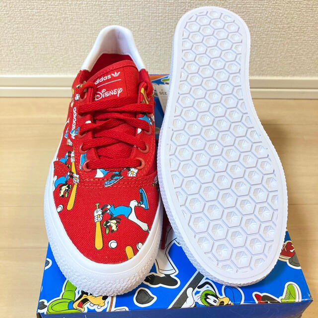 adidas(アディダス)の⭐︎7⭐︎様専用【adidas×ディズニー】グーフィー 限定コラボ総柄スニーカー レディースの靴/シューズ(スニーカー)の商品写真