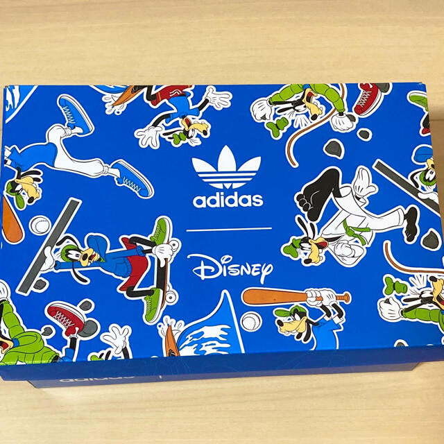 adidas(アディダス)の⭐︎7⭐︎様専用【adidas×ディズニー】グーフィー 限定コラボ総柄スニーカー レディースの靴/シューズ(スニーカー)の商品写真