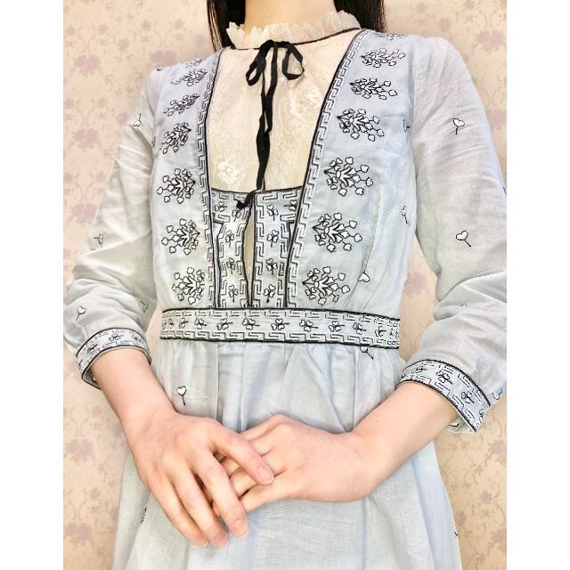 デッドストック//刺繍が素敵なワンピース 2022国産