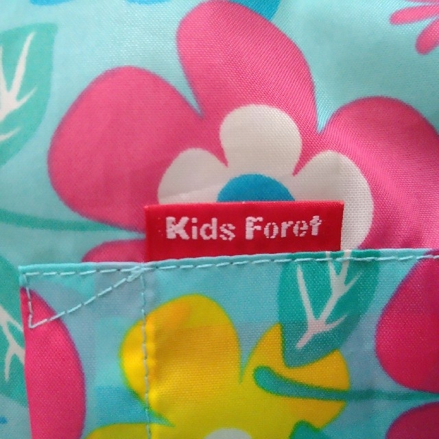 KIDS FORET(キッズフォーレ)の出品は今月末まで！KIDS Foret レインコート　女の子　花柄　Mサイズ キッズ/ベビー/マタニティのこども用ファッション小物(レインコート)の商品写真