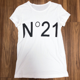 ヌメロヴェントゥーノ(N°21)のヌメロヴェントゥーノ　ロゴTシャツ(Tシャツ(半袖/袖なし))