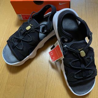 ナイキ(NIKE)のNIKE エアマックスココ　白黒　size28cm 新品未使用　箱有(サンダル)