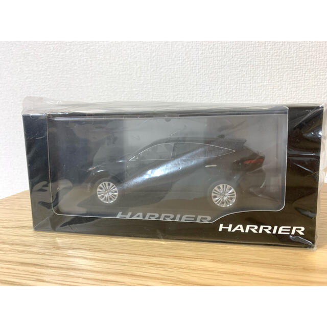 新型ハリアー【新品&未開封】新型ハリアー　ミニカー