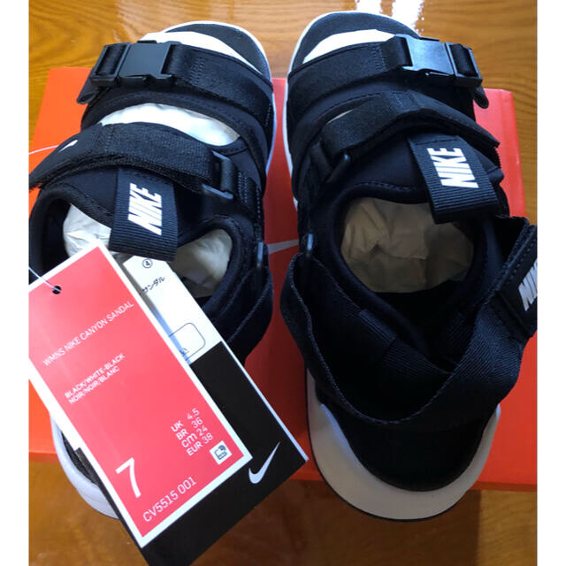 NIKE(ナイキ)の【新品未使用】NIKE キャニオン サンダル ナイキ ブラック 24cm 黒 レディースの靴/シューズ(サンダル)の商品写真