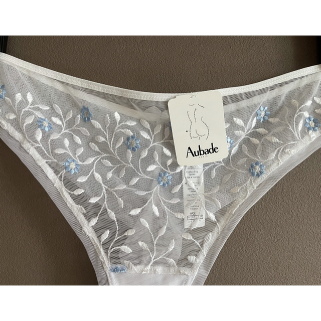 LA PERLA(ラペルラ)の専用ページ　Aubade 　オウバドゥ　タンガショーツ　Ｌ　新品 レディースの下着/アンダーウェア(ショーツ)の商品写真