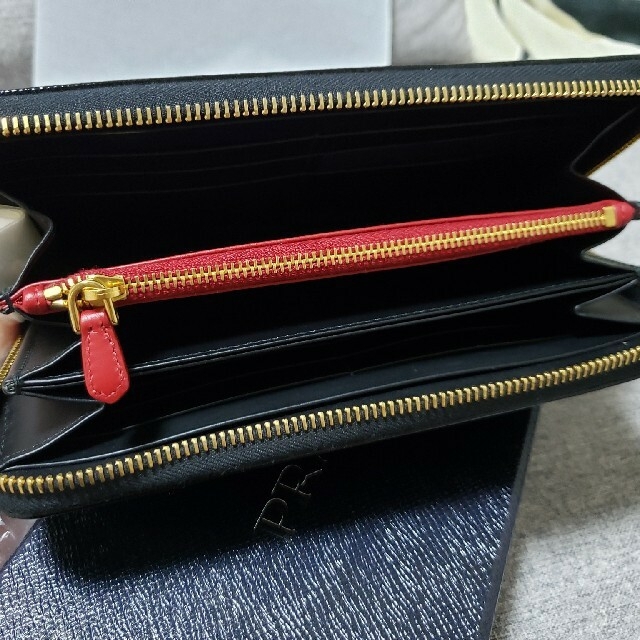 PRADA(プラダ)のPRADA❤️サフィアーノ長財布 レディースのファッション小物(財布)の商品写真