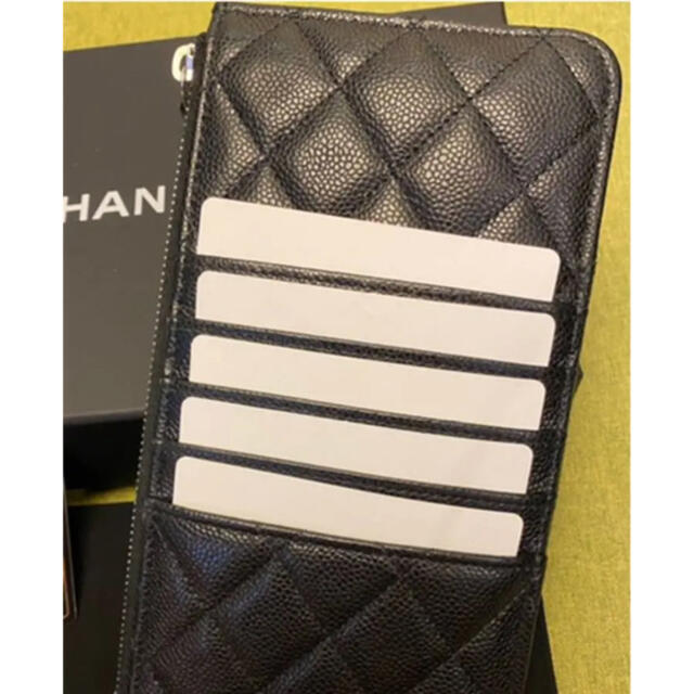 CHANEL(シャネル)の【美品】CHANEL シャネル 財布 クラシックポーチ iPhoneケース レディースのファッション小物(財布)の商品写真