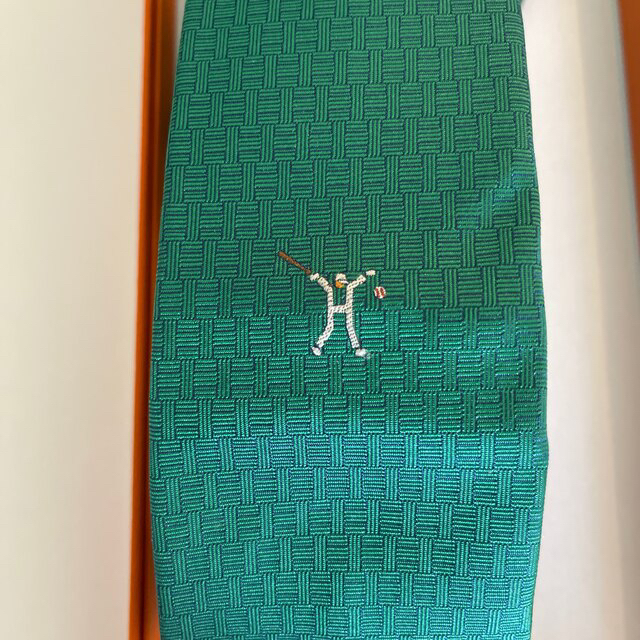 Hermes(エルメス)の【未使用に近い】HERMES H柄 緑 野球マークのネクタイ メンズのファッション小物(ネクタイ)の商品写真
