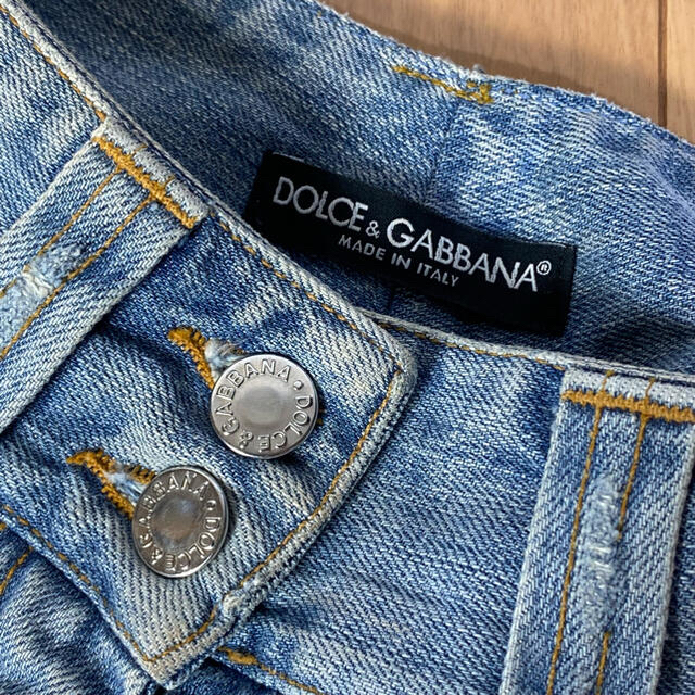 DOLCE&GABBANA(ドルチェアンドガッバーナ)のDOLCE&GABBANA ドルチェ＆ガッバーナ　ダメージ加工　デニム  38 レディースのパンツ(デニム/ジーンズ)の商品写真