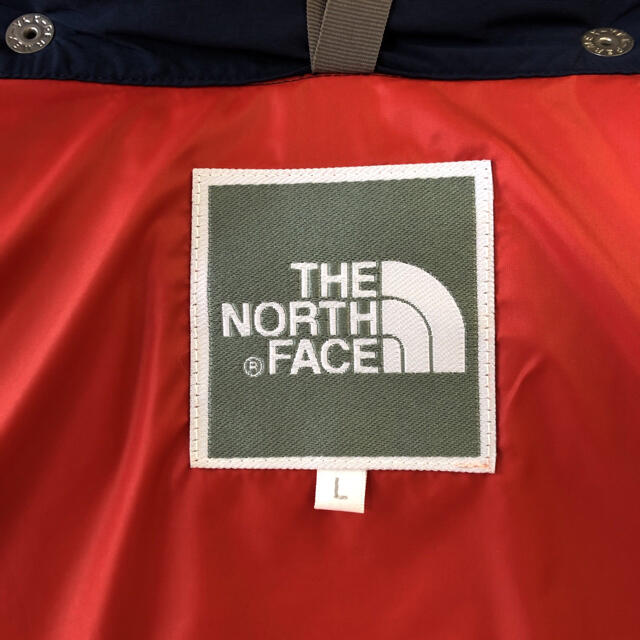 THE NORTH FACE(ザノースフェイス)の【フード付き】ノースフェイス　ダウンベスト　ネイビー　レディースL  レディースのジャケット/アウター(ダウンベスト)の商品写真