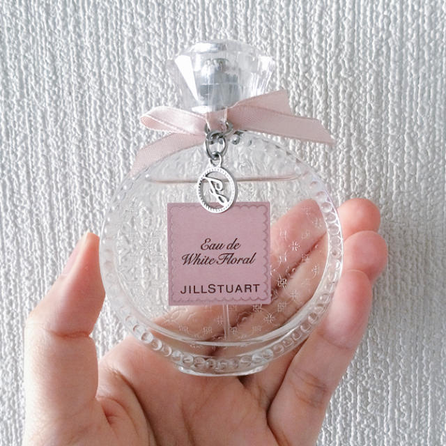 JILLSTUART(ジルスチュアート)のJILLSTUART ホワイトフローラル コスメ/美容の香水(香水(女性用))の商品写真