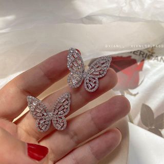 ヨンドシー(4℃)の シルバー、蝶 ピアス S#32(ピアス)