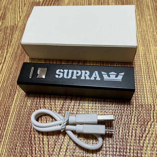 SUPRA(スープラ)の【新品】SUPRA モバイルバッテリー スマホ/家電/カメラのスマートフォン/携帯電話(バッテリー/充電器)の商品写真