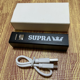 スープラ(SUPRA)の【新品】SUPRA モバイルバッテリー(バッテリー/充電器)