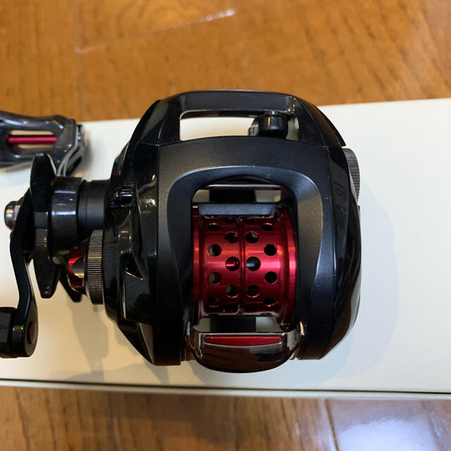 DAIWA(ダイワ)のダイワ SS AIR 8.1L スティーズ フロントカバー カスタム 美品 スポーツ/アウトドアのフィッシング(リール)の商品写真