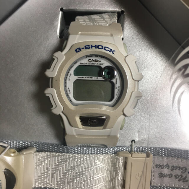 G-SHOCK(ジーショック)の未使用品　G-SHOCK LOV98B-2  ペガサスとユニコーン メンズの時計(腕時計(デジタル))の商品写真