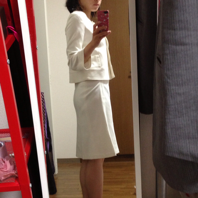 NATURAL BEAUTY BASIC(ナチュラルビューティーベーシック)の白スーツ レディースのフォーマル/ドレス(スーツ)の商品写真