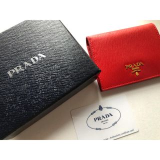 プラダ(PRADA)のプラダ　二つ折り財布　レッド(財布)