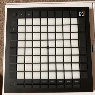 Launchpad pro mk3(MIDIコントローラー)