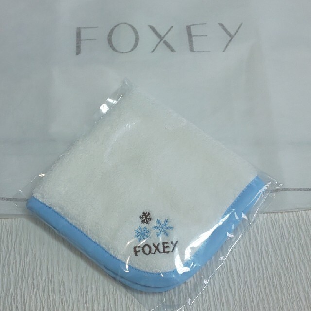 FOXEY(フォクシー)のFOXEY ノベルティ ハンカチ 雪の結晶 レディースのファッション小物(ハンカチ)の商品写真