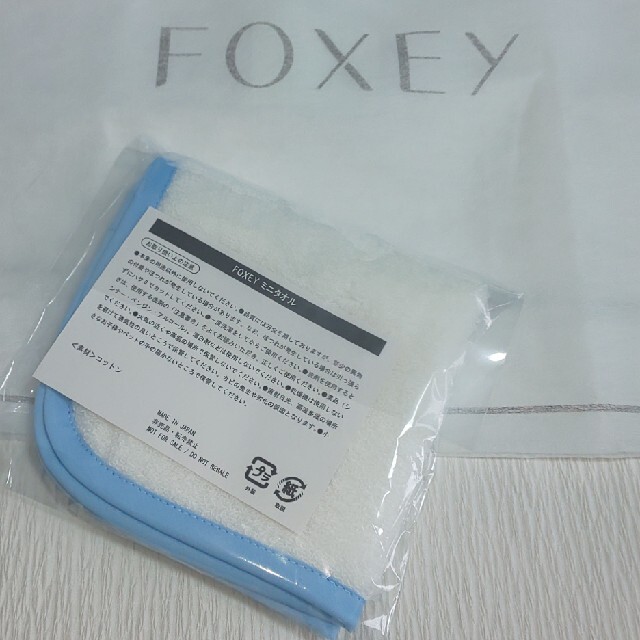 FOXEY(フォクシー)のFOXEY ノベルティ ハンカチ 雪の結晶 レディースのファッション小物(ハンカチ)の商品写真