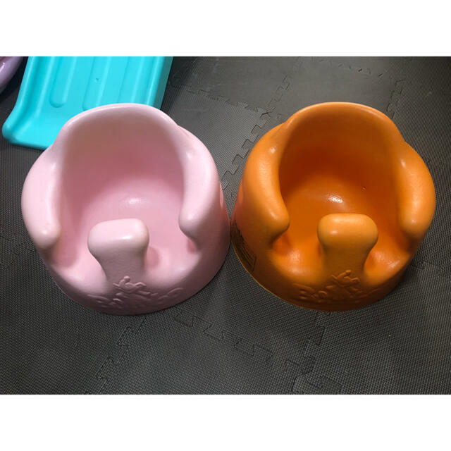 Bumbo(バンボ)のバンボ2個セット キッズ/ベビー/マタニティの授乳/お食事用品(その他)の商品写真