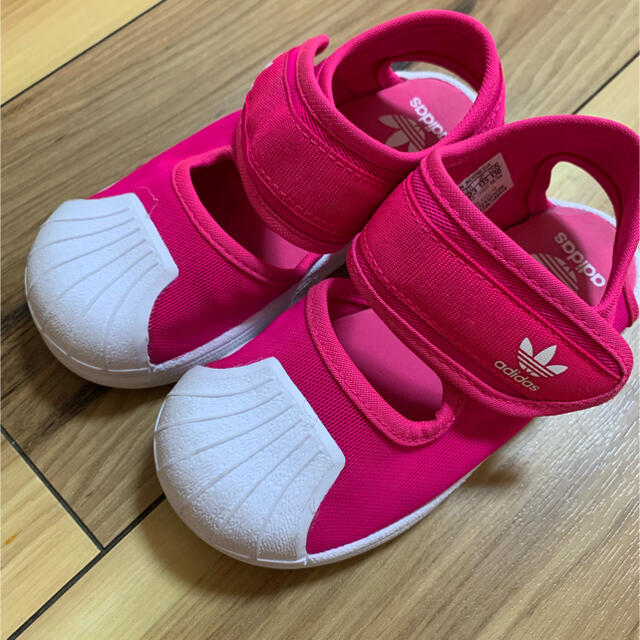 adidas(アディダス)のadidas サンダル　ピンク　13㎝ キッズ/ベビー/マタニティのベビー靴/シューズ(~14cm)(サンダル)の商品写真