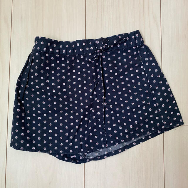 futafuta(フタフタ)のfutafuta ノースリーブシャツ　gap 花柄キュロット 90cm キッズ/ベビー/マタニティのキッズ服女の子用(90cm~)(Tシャツ/カットソー)の商品写真