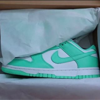 ナイキ(NIKE)のNIKE WMNS DUNK LOW "GREEN GLOW"(スニーカー)