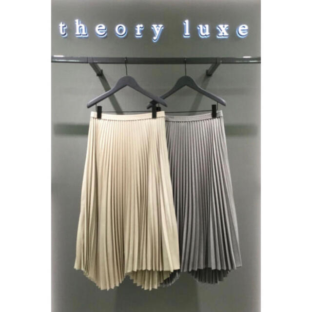 Theory luxe(セオリーリュクス)のTheory luxe 19ss アシンメトリープリーツスカート レディースのスカート(ひざ丈スカート)の商品写真