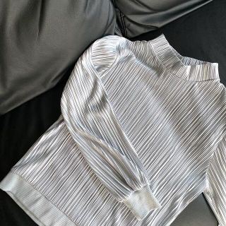 ユナイテッドアローズ(UNITED ARROWS)の【美品】FEMIND TOKYO ブラウス(シャツ/ブラウス(長袖/七分))