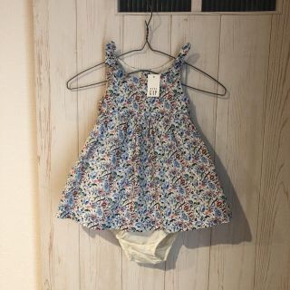 ベビーギャップ(babyGAP)の新品タグ付き！babyGAP 花柄ワンピース(ワンピース)