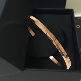 ダニエルウェリントン(Daniel Wellington)のダニエルウェリントン　バングル　ローズゴルード　L(バングル/リストバンド)