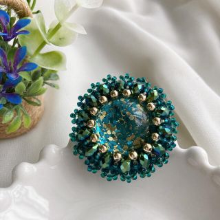 ヘアゴム　ビーズ刺繍☆グリッターグリーン(ヘアアクセサリー)