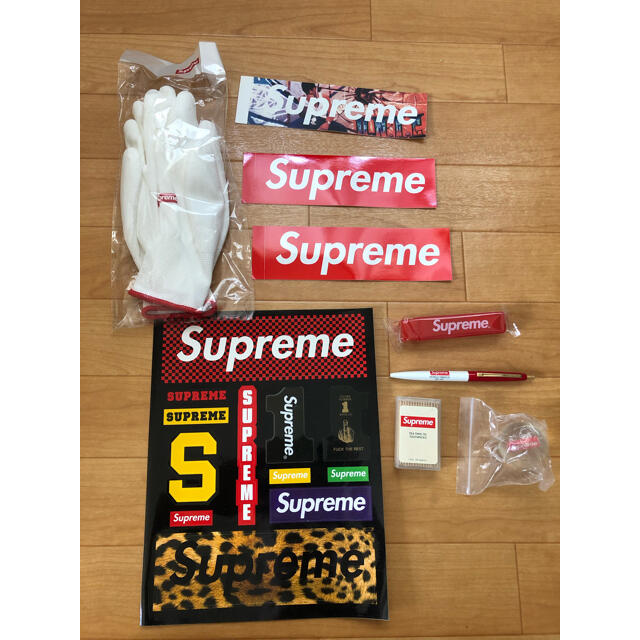 Supreme(シュプリーム)のsupreme ステッカー　ノベルティセット エンタメ/ホビーのコレクション(ノベルティグッズ)の商品写真