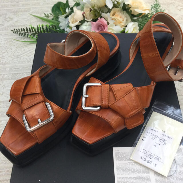 Max Mara(マックスマーラ)のS様専用！スポーツマックス　サンダル　⭐︎ ブラウン　⭐︎ 37 レディースの靴/シューズ(サンダル)の商品写真