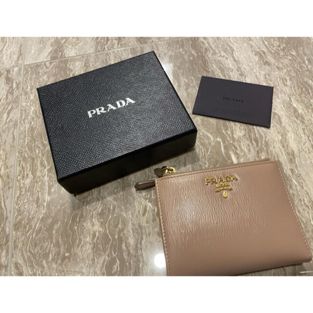 PRADA 二つ折り財布ファッション小物