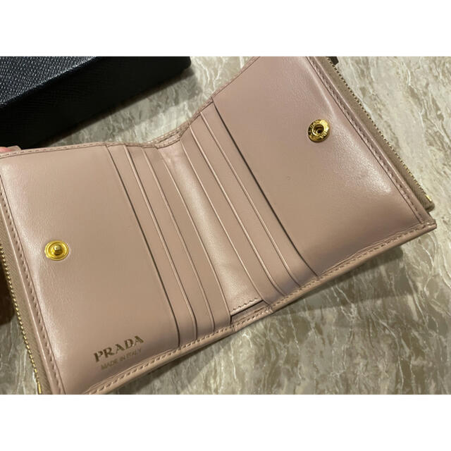 PRADA(プラダ)のPRADA 二つ折り財布 レディースのファッション小物(財布)の商品写真