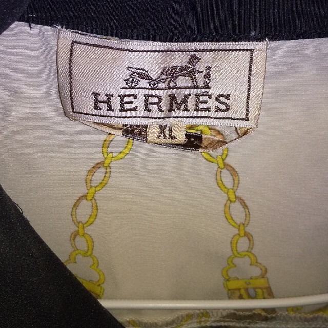 Hermes(エルメス)のエルメスのメンズシャツです。サイズはＸＬです。ほとんど着ませんでしたので美品です メンズのジャケット/アウター(テーラードジャケット)の商品写真