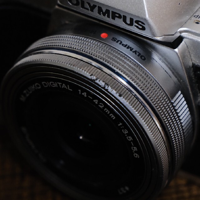 【24時間以内発送】OLYMPUS OM-D EM10 MARKII レンズ付 5