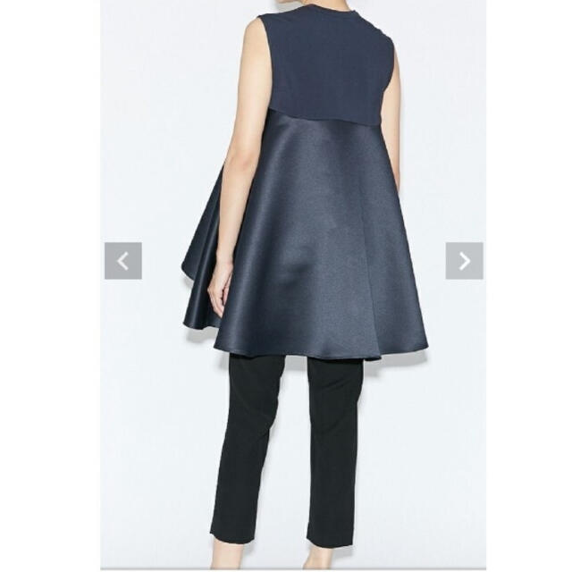 BARNEYS NEW YORK(バーニーズニューヨーク)のyokochan ノースリーブAラインカットソー　ネイビー　36 レディースのトップス(カットソー(半袖/袖なし))の商品写真