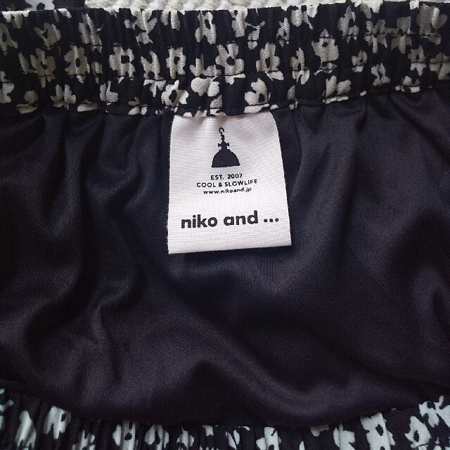 niko and...(ニコアンド)の【☆☆様専用】シフォンガラプリーツスカート　黒 レディースのスカート(ロングスカート)の商品写真