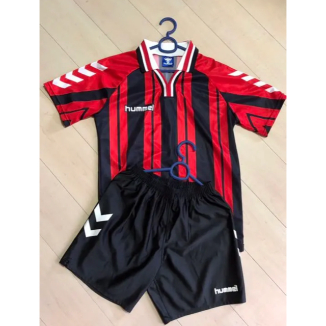 hummel(ヒュンメル)のヒュンメル hummel 半袖シャツ 審判服 サッカーユニフォーム 上下セット スポーツ/アウトドアのサッカー/フットサル(ウェア)の商品写真