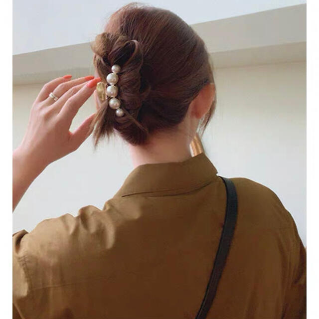 新品未使用 ヘアクリップ 髪 バレッタ 大粒 パール 韓国 オルチャン レディースのヘアアクセサリー(バレッタ/ヘアクリップ)の商品写真