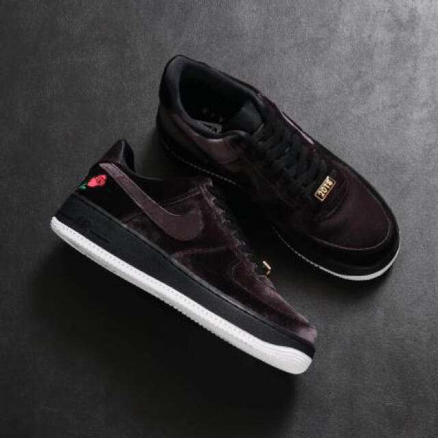 NIKE AIR FORCE 1 07 QS VELVET ROSE 24.5