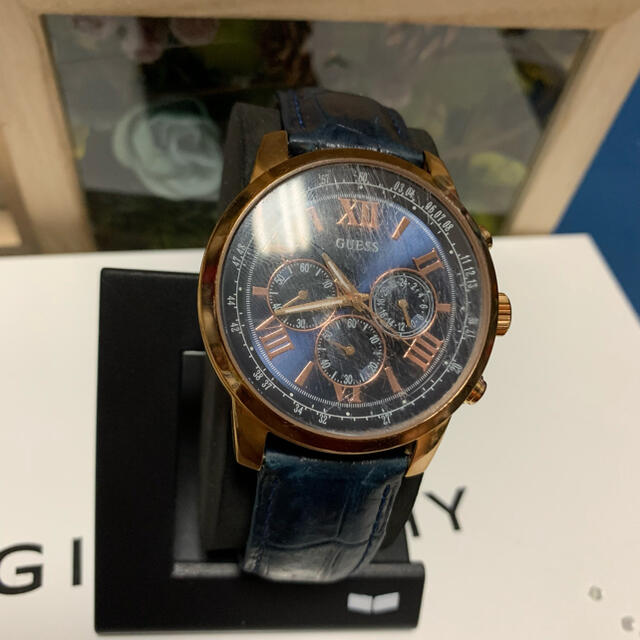 GUESS(ゲス)のguess  メンズ腕時計　稼働中 メンズの時計(腕時計(アナログ))の商品写真