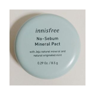 イニスフリー(Innisfree)の【新品】イニスフリー ミネラルパクト 8.5g(フェイスパウダー)