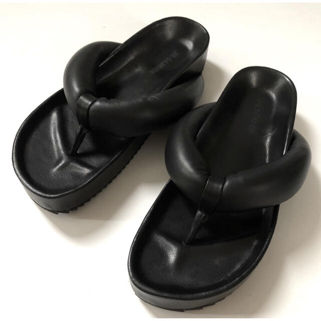 Jil Sander(ジルサンダー)の新品/35 JIL SANDER ジルサンダー レザー サンダル ブラック レディースの靴/シューズ(サンダル)の商品写真