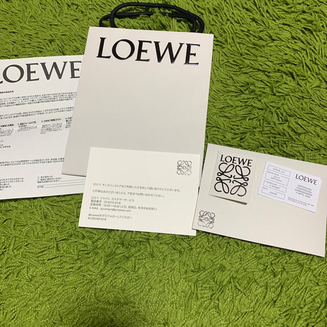 LOEWE(ロエベ)のloewe アナグラムブローチ レディースのアクセサリー(ブローチ/コサージュ)の商品写真