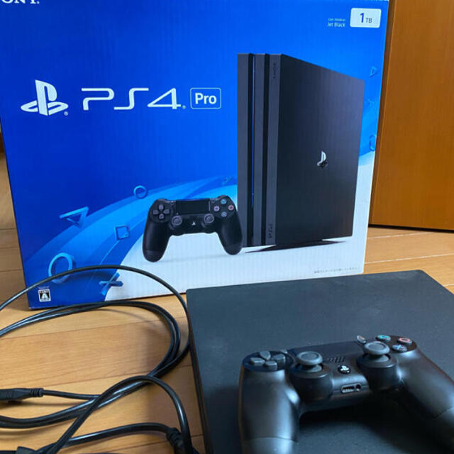 SONY PlayStation4 Pro CUH-7000BB01 1TB家庭用ゲーム機本体